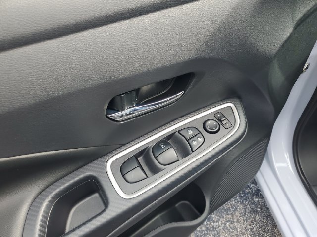 Certified 2025 Nissan Versa SR w/ Trunk Package FWD image 12