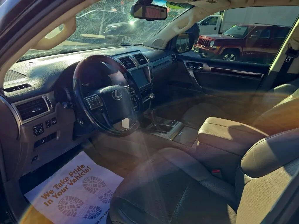 Used 2010 Lexus GX 460 image 11