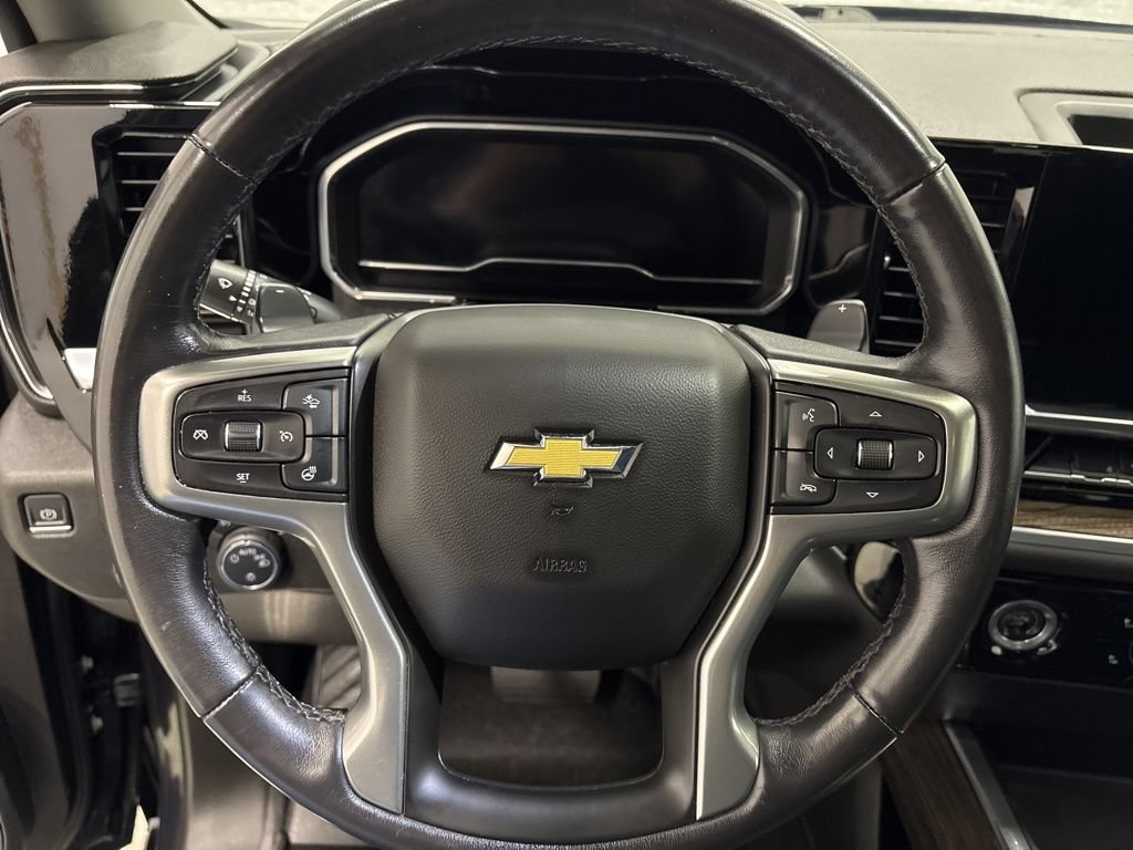 Used 2022 Chevrolet Silverado 1500 LT AWD/4WD image 24