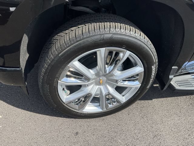 Used 2025 Chevrolet Silverado 1500 High Country w/ High Country Premium Package AWD/4WD image 10
