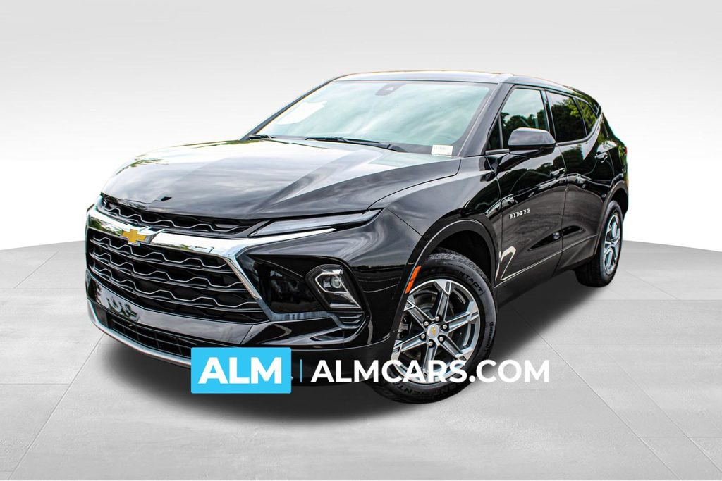 Used 2025 Chevrolet Blazer LT FWD image 1