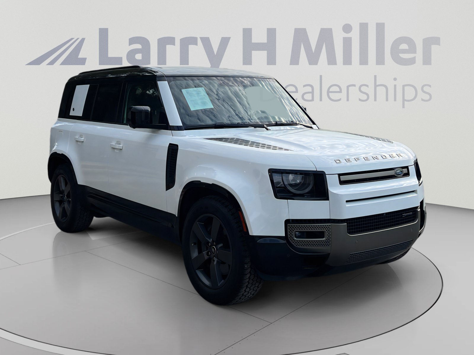 Used 2023 Land Rover Defender 110 X-Dynamic SE AWD/4WD image 7