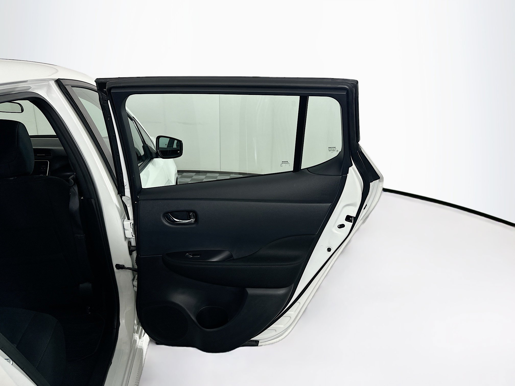 Used 2025 Nissan Leaf S FWD image 28