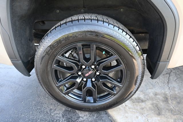 Used 2023 GMC Sierra 1500 Elevation w/ X31 Off-Road Package AWD/4WD image 12