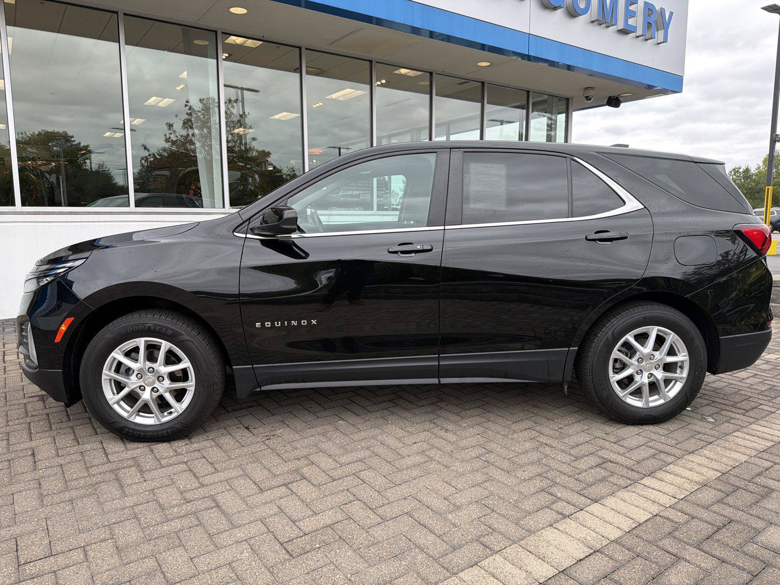 Used 2022 Chevrolet Equinox LT AWD/4WD image 2