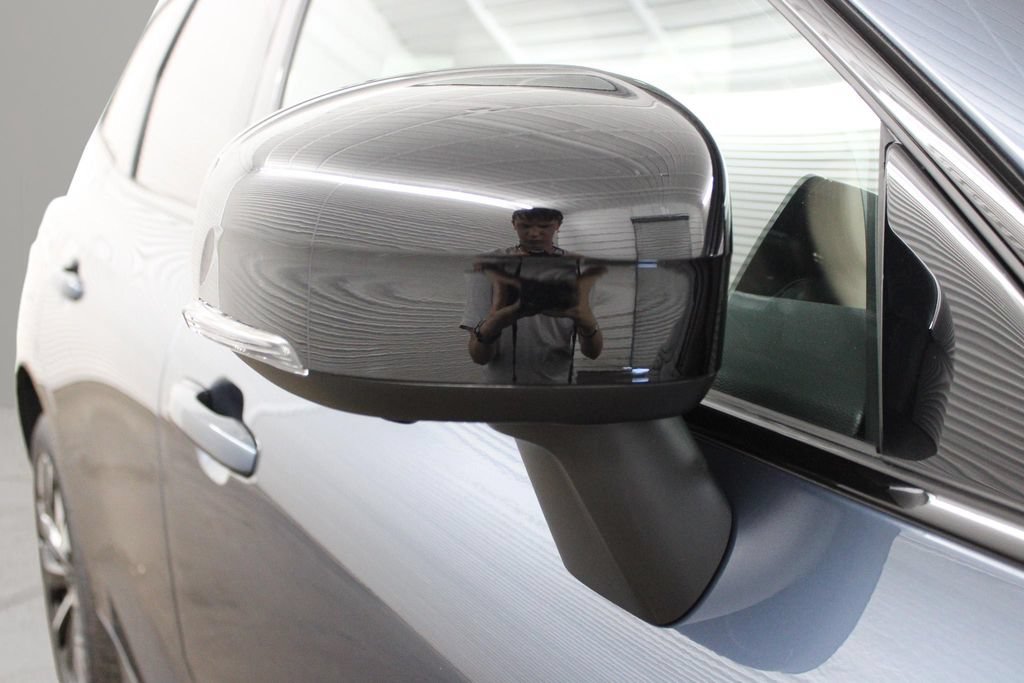 New 2026 Volvo XC60 B5 Plus w/ Protection Package Premier AWD/4WD image 13