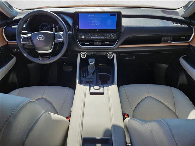 Certified 2025 Toyota Grand Highlander FWD image 19