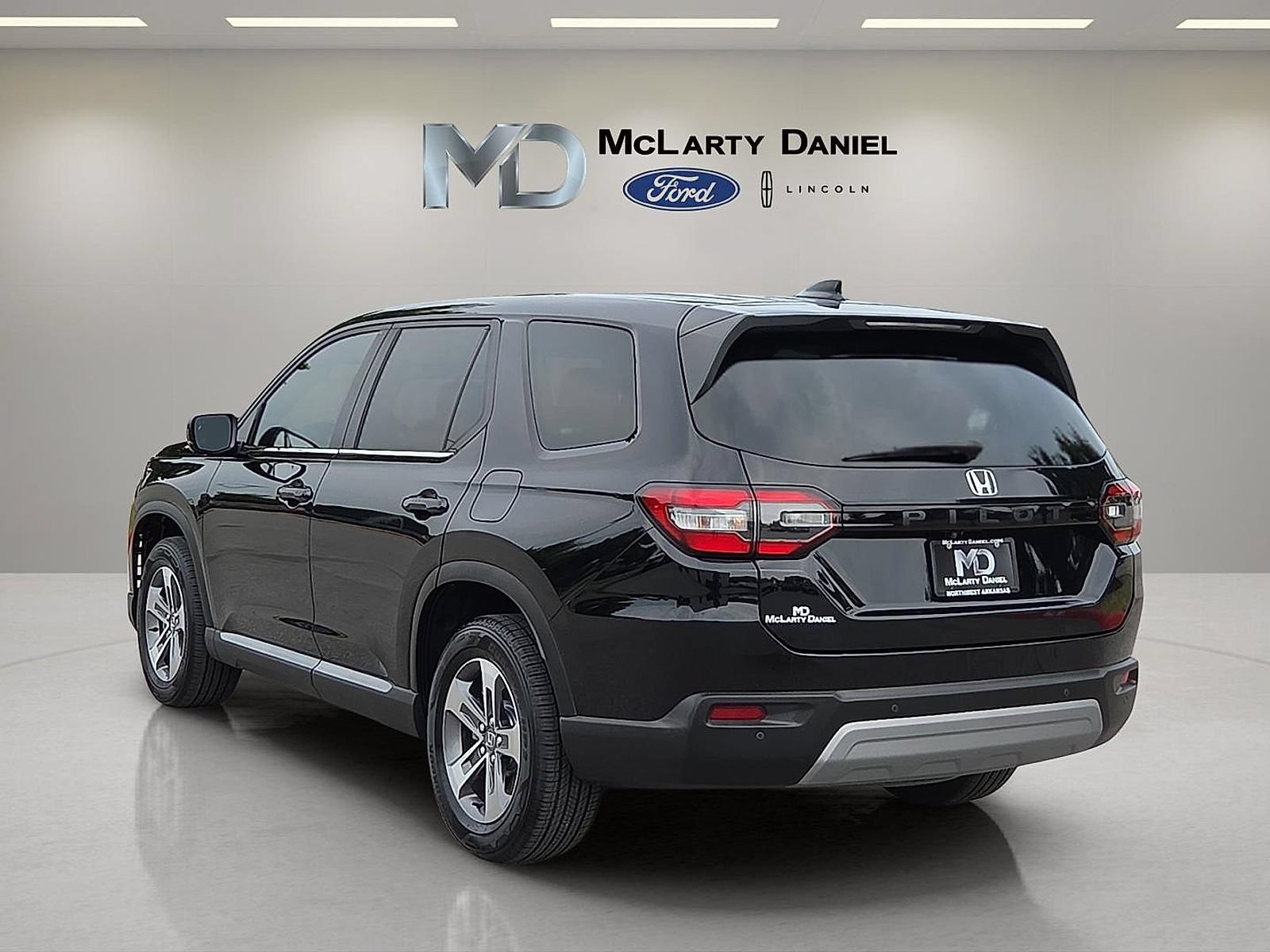 Used 2025 Honda Pilot EX-L image 4