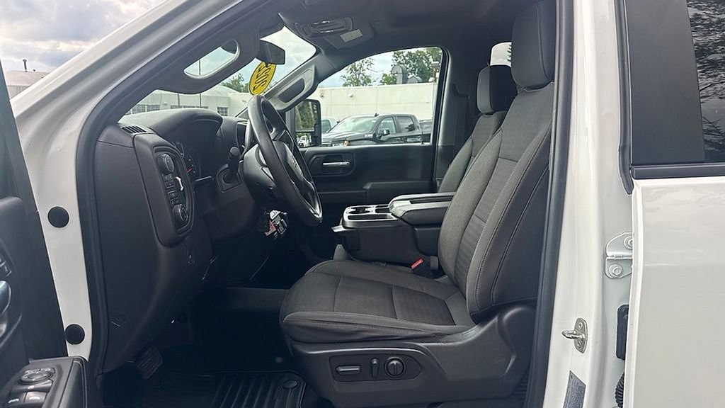 Used 2021 Chevrolet Silverado 2500 Custom w/ Custom Value Package AWD/4WD image 13