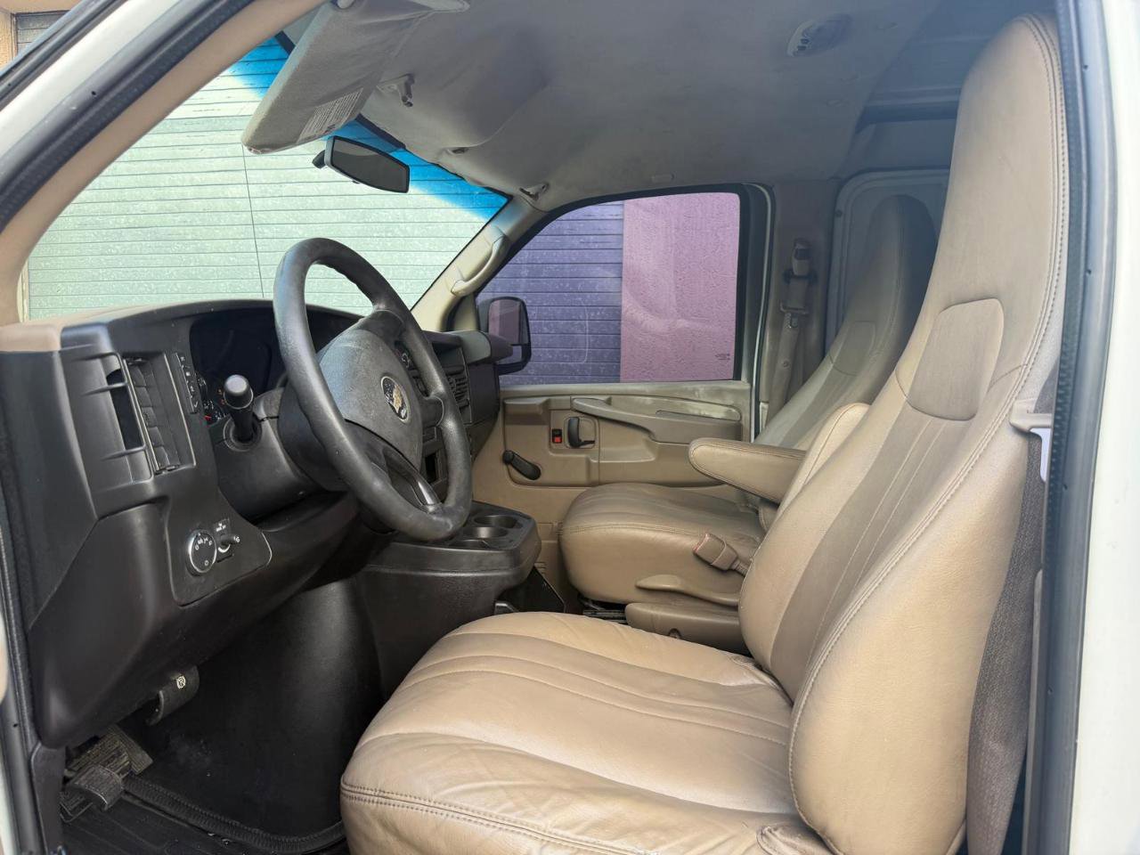Used 2011 Chevrolet Express 1500 image 21