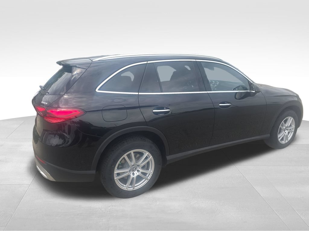 New 2026 Mercedes-Benz GLC 300 4MATIC image 3