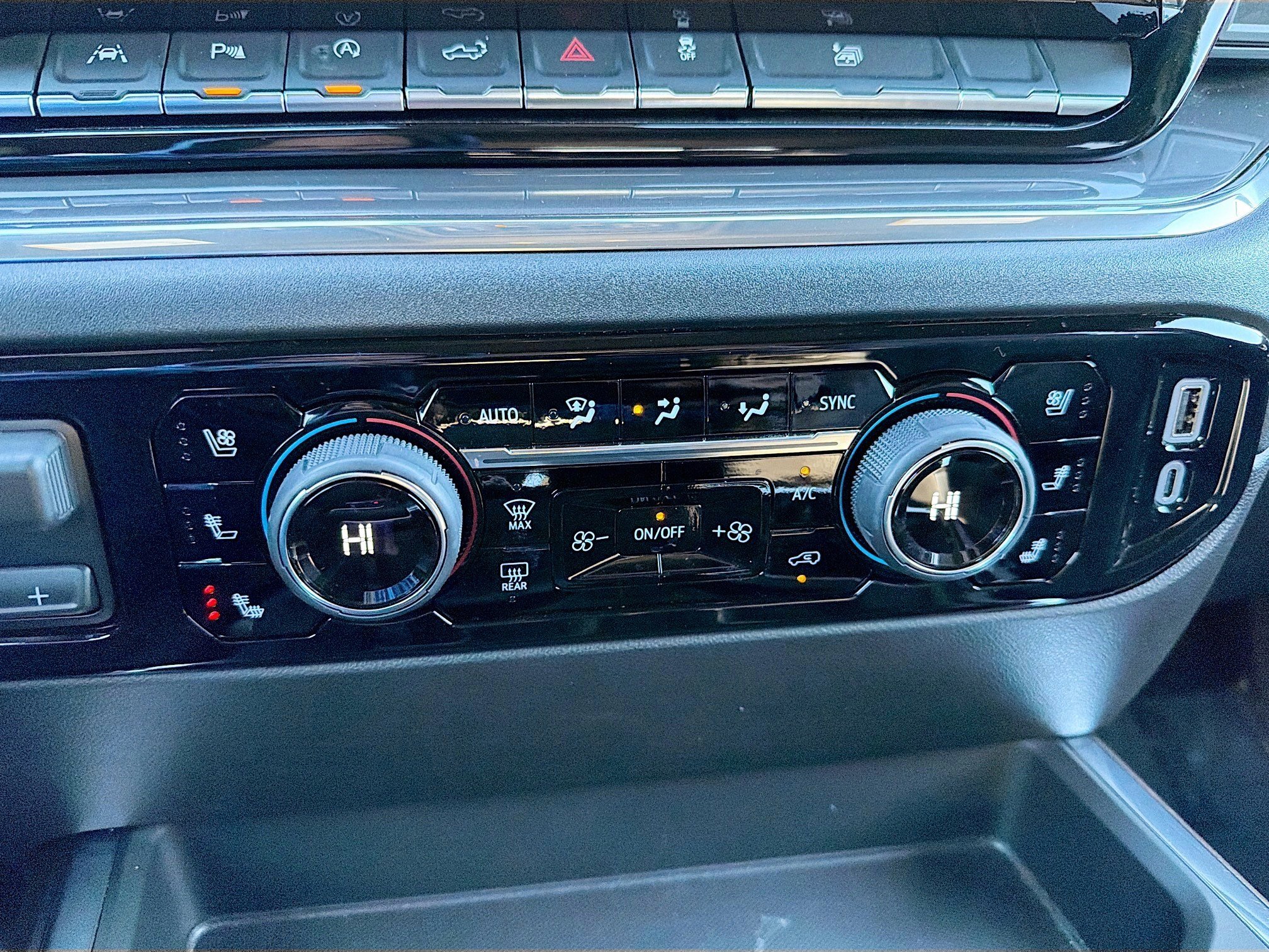 Used 2025 Chevrolet Silverado 1500 High Country w/ High Country Premium Package image 33