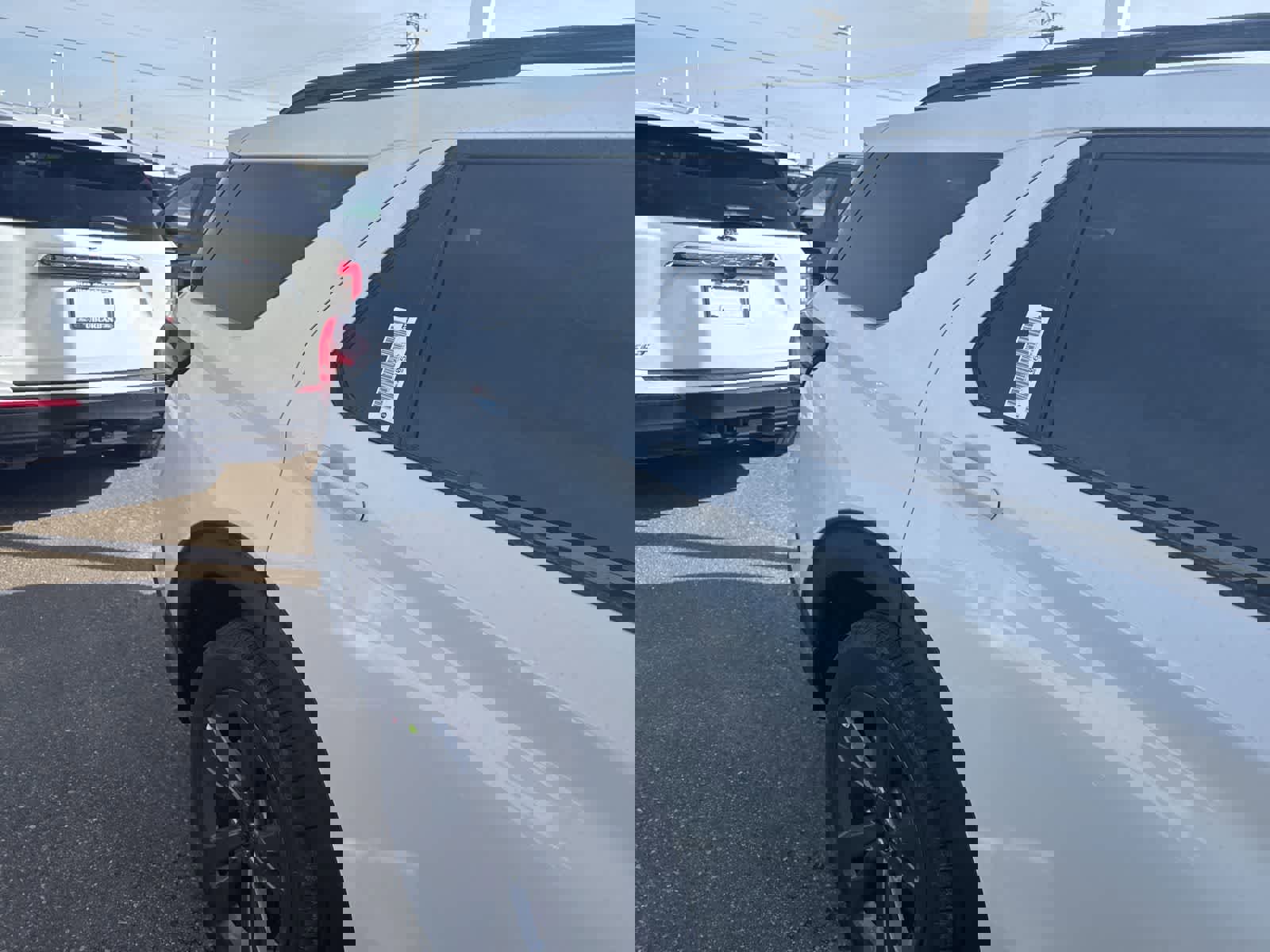 New 2026 Ford Explorer Active w/ Active Comfort Package image 13