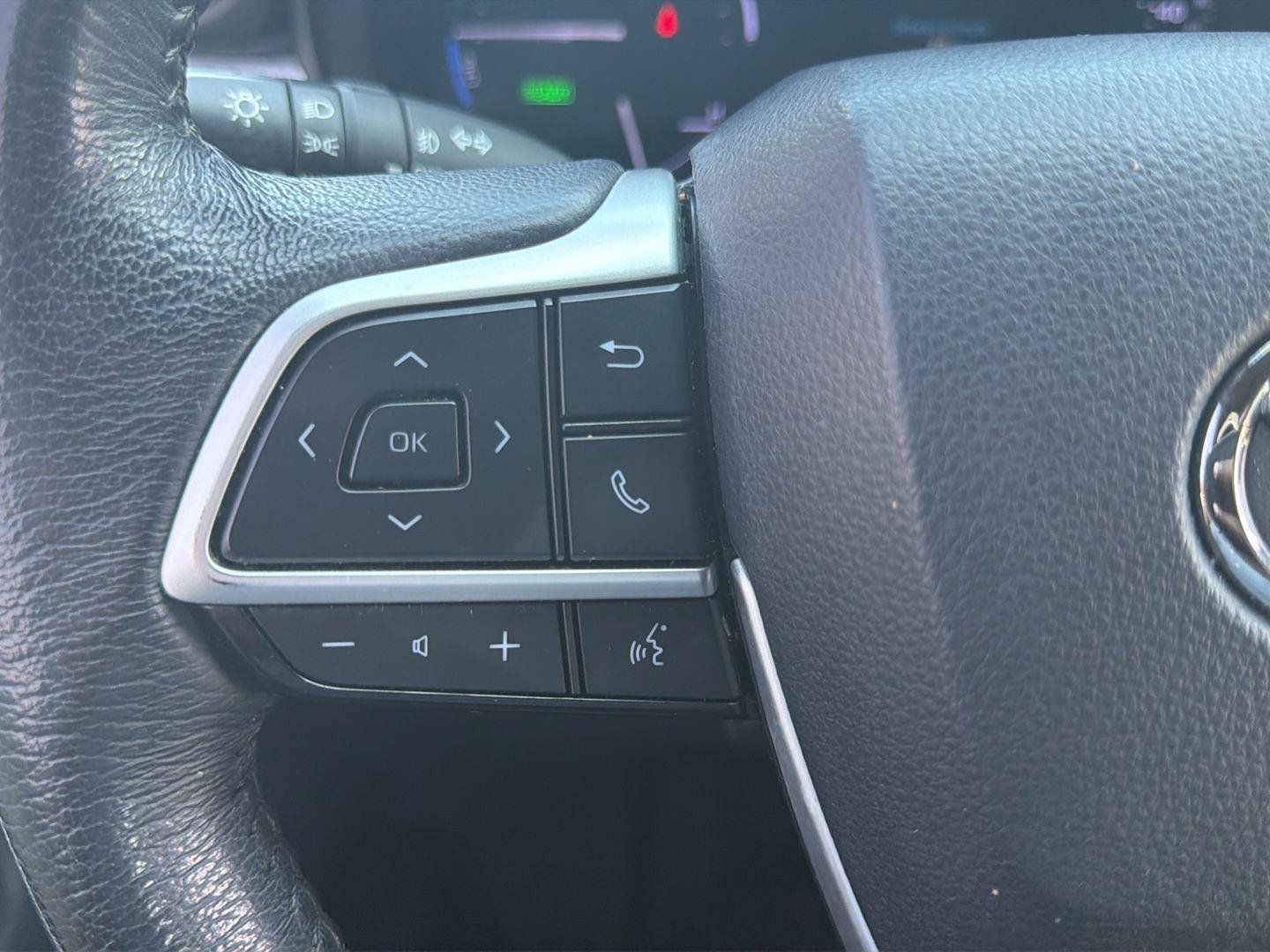 Used 2021 Toyota Sienna XLE w/ XLE Plus Package FWD image 11