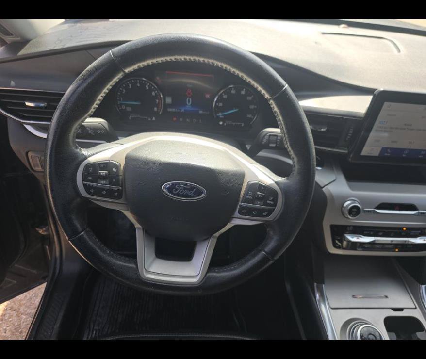 Used 2021 Ford Explorer XLT w/ Equipment Group 202A RWD image 4