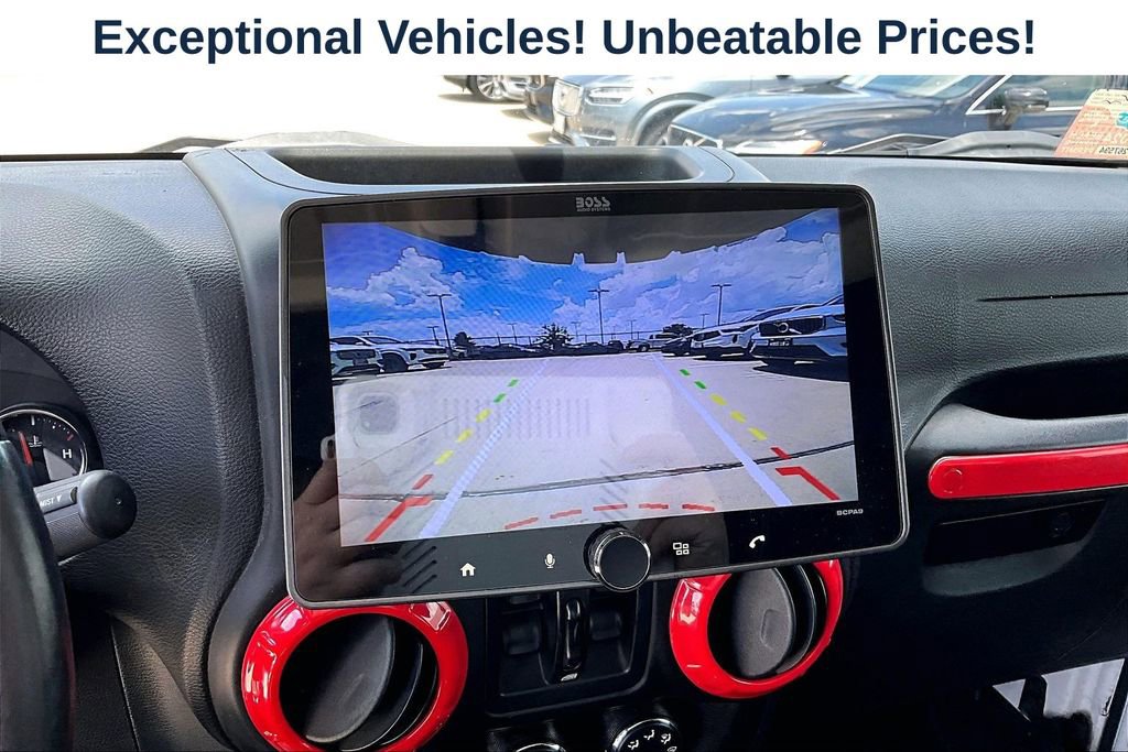 Used 2016 Jeep Wrangler Unlimited Sahara w/ Connectivity Group AWD/4WD image 29