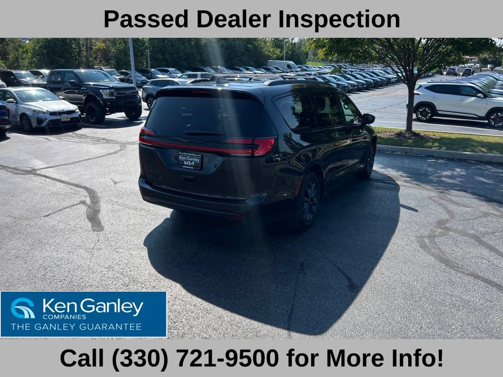 Used 2021 Chrysler Pacifica Touring-L w/ S Appearance Package FWD image 10
