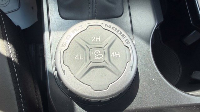 Used 2025 Ford Bronco Outer Banks AWD/4WD image 27