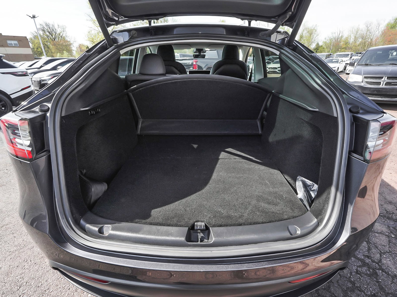 Used 2025 Tesla Model Y Long Range AWD/4WD image 41