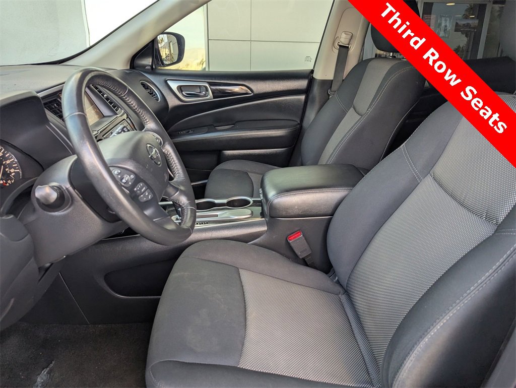 Used 2020 Nissan Pathfinder SV image 13