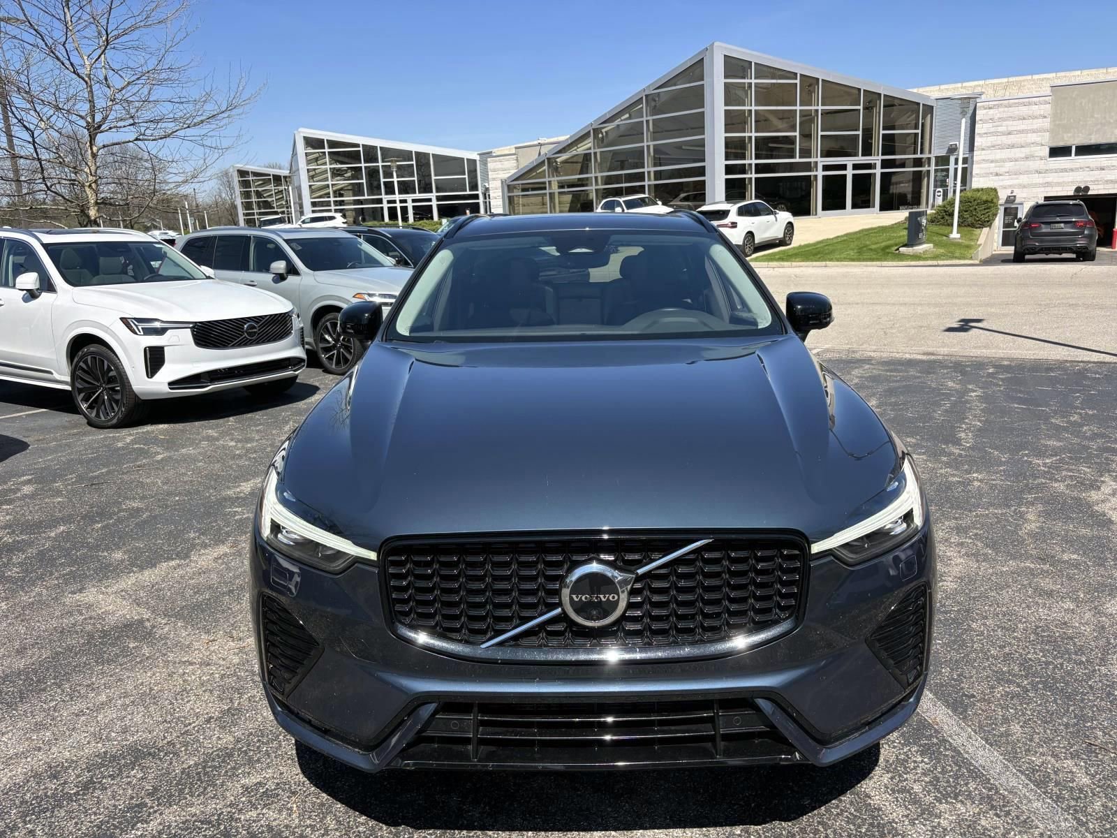 Used 2023 Volvo XC60 B5 Plus w/ Climate Package image 2