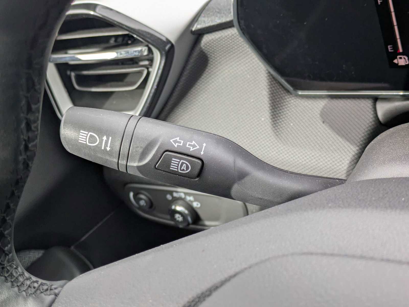 New 2025 Chevrolet TrailBlazer LT w/ LT Cold Weather Package image 27