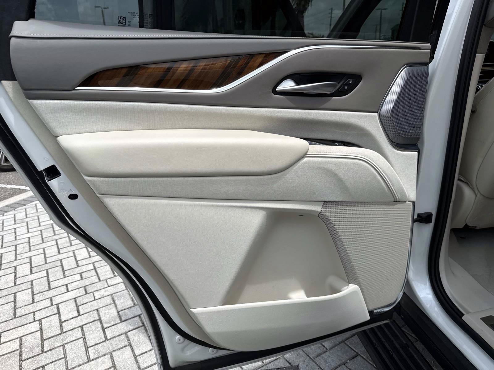 Used 2024 Cadillac Escalade Sport Platinum RWD image 13