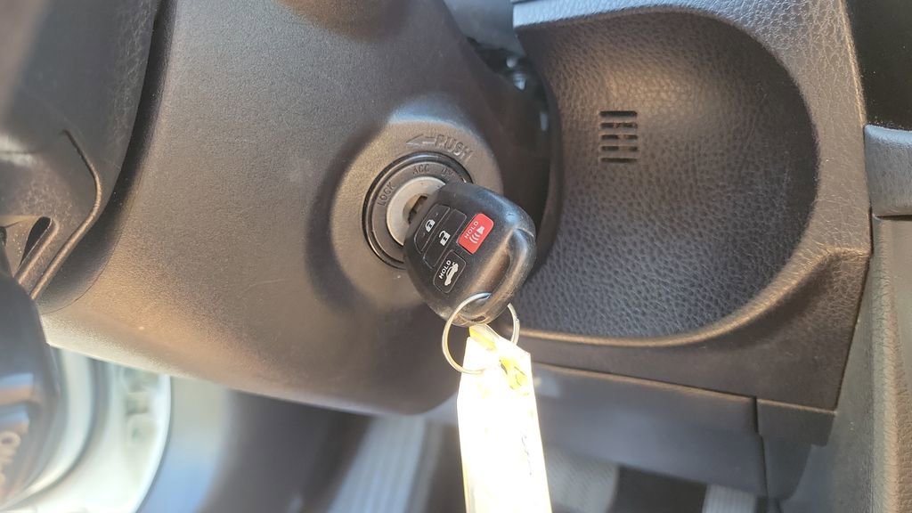 Used 2016 Toyota Corolla LE image 33