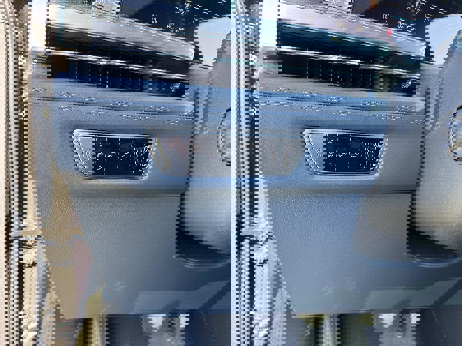 New 2025 Cadillac Escalade IQ Sport 2 image 32