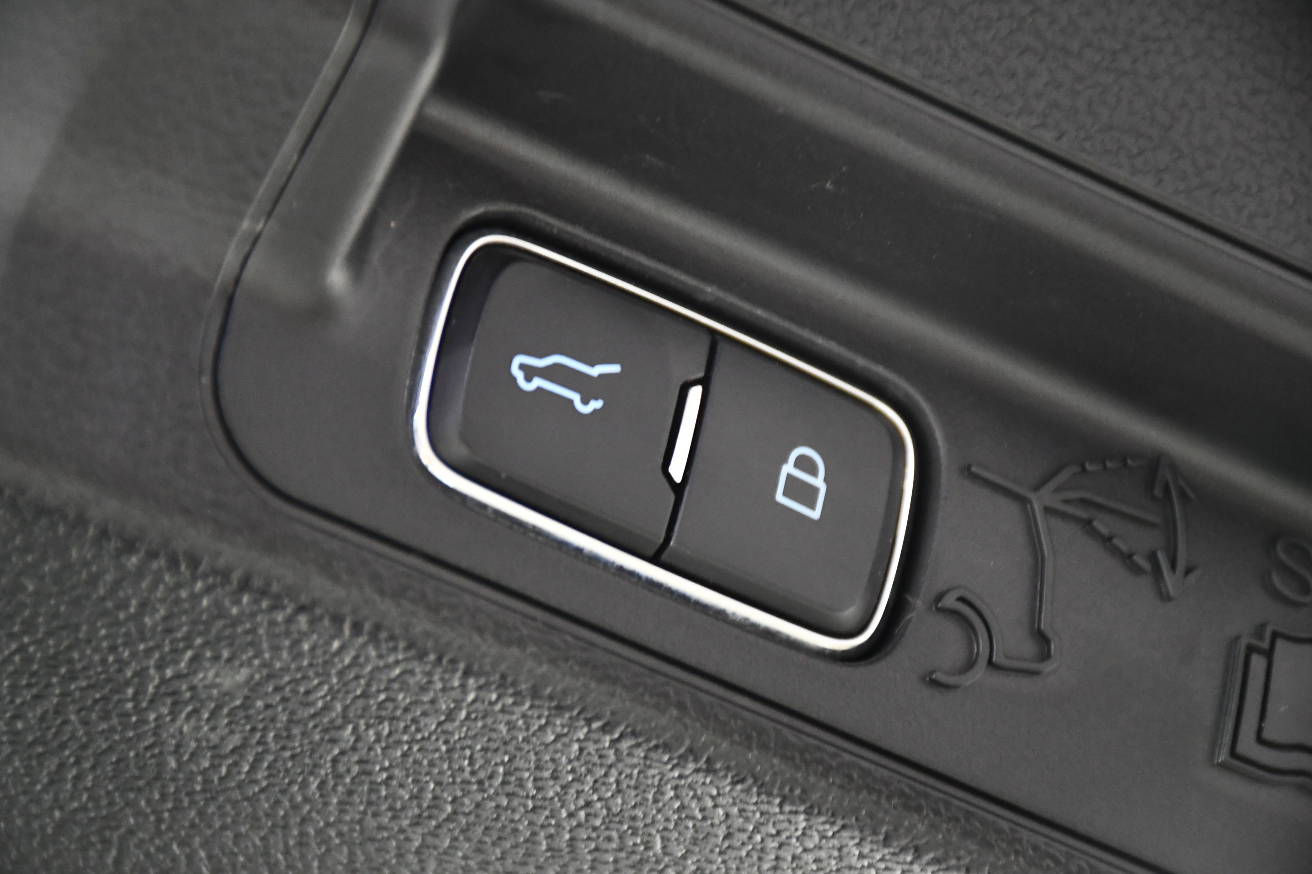 Used 2023 Ford Explorer XLT image 51