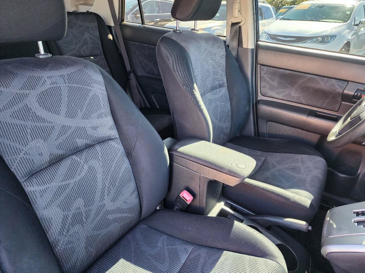 Used 2011 Scion xB FWD image 25