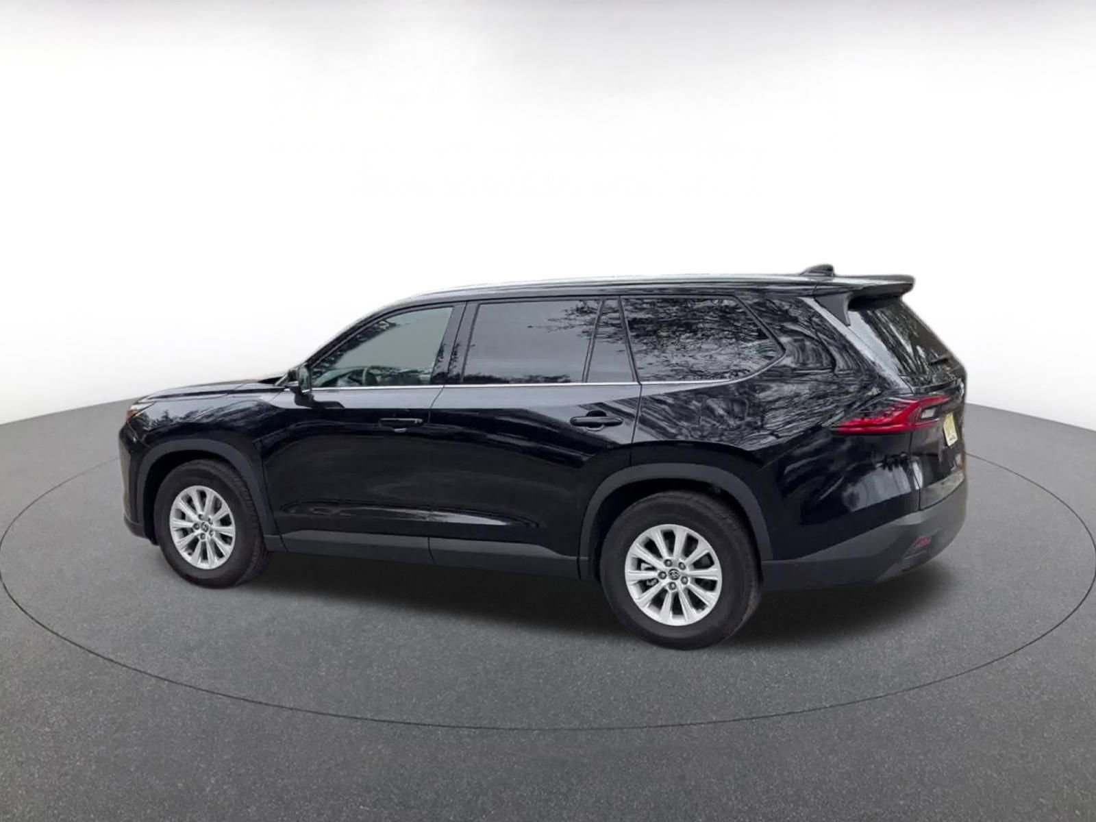 Used 2025 Toyota Grand Highlander FWD image 10