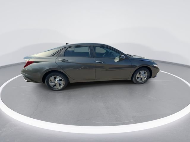 New 2026 Hyundai Elantra SE FWD image 9