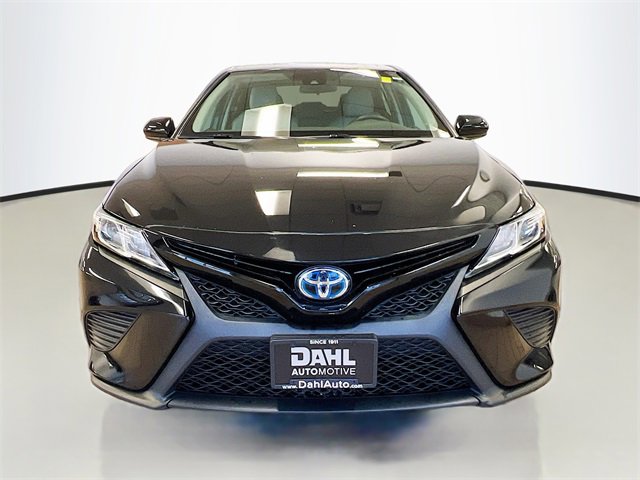 Used 2020 Toyota Camry SE image 2