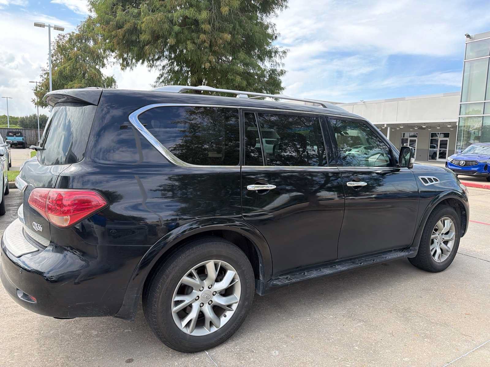 Used 2013 INFINITI QX56 2WD w/ Theater Pkg image 4