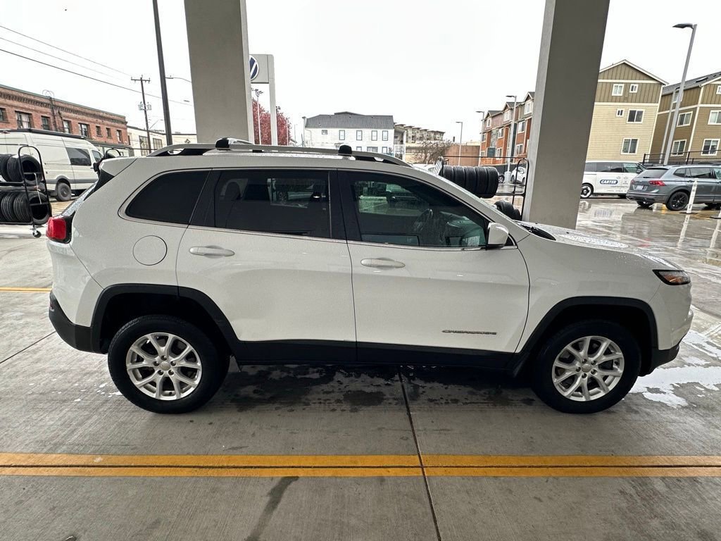 Used 2017 Jeep Cherokee Latitude w/ Safety/Convenience Group image 8