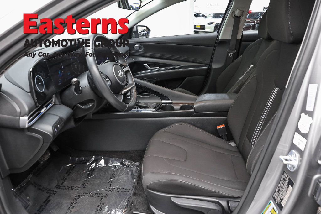 Used 2025 Hyundai Elantra SEL FWD image 15