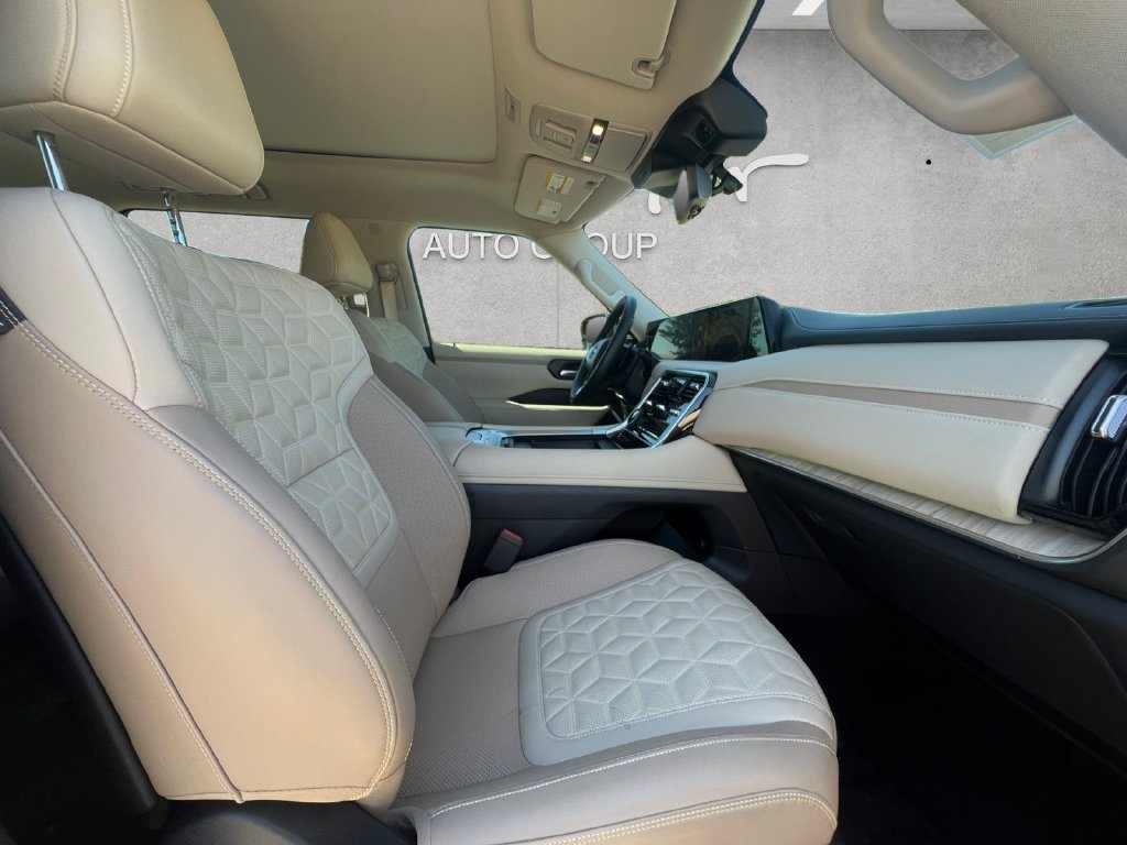 Certified 2026 Nissan Armada Platinum RWD image 24