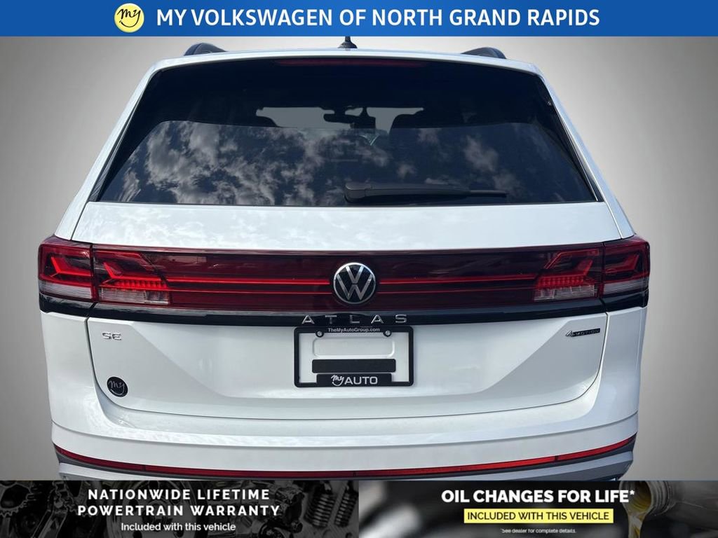 New 2026 Volkswagen Atlas Peak Edition image 4
