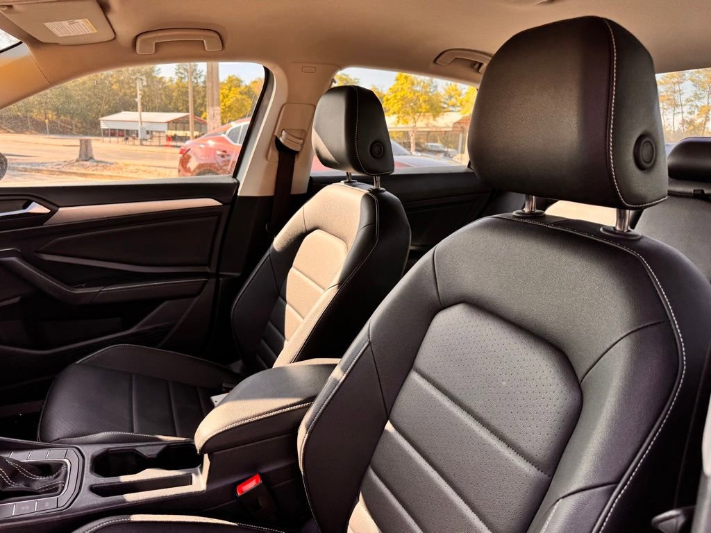 Used 2024 Volkswagen Jetta SE FWD image 35