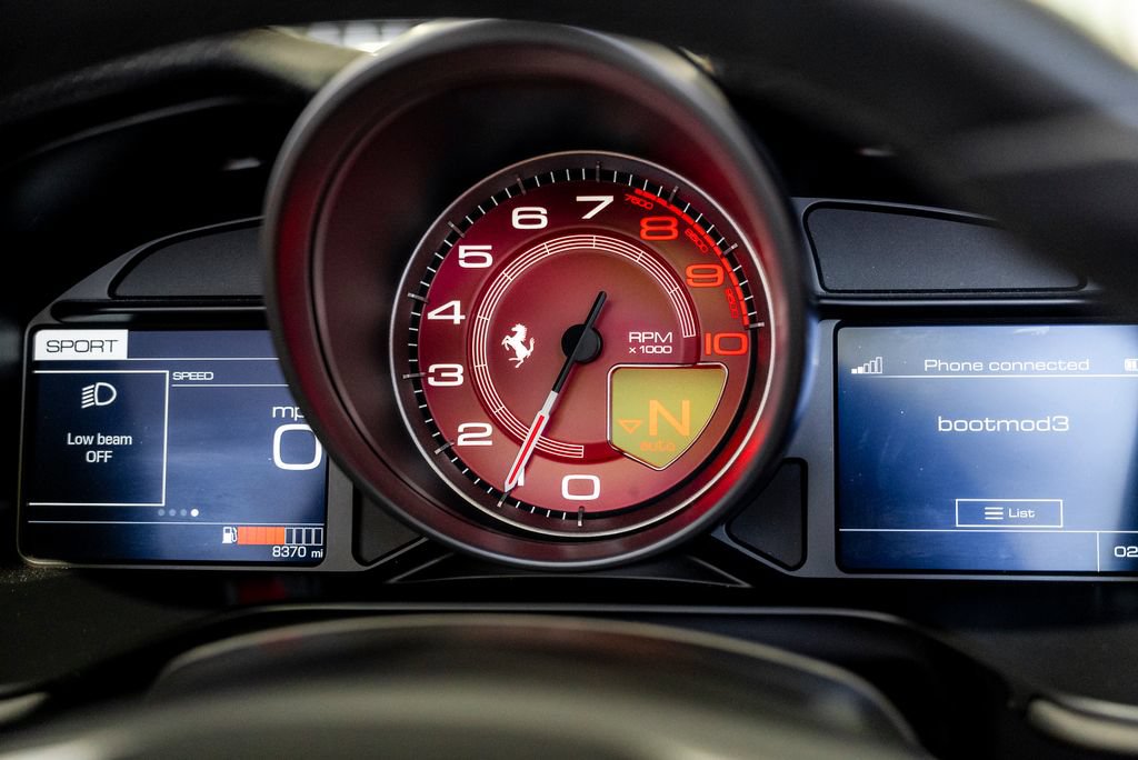 Used 2020 Ferrari Portofino RWD image 48