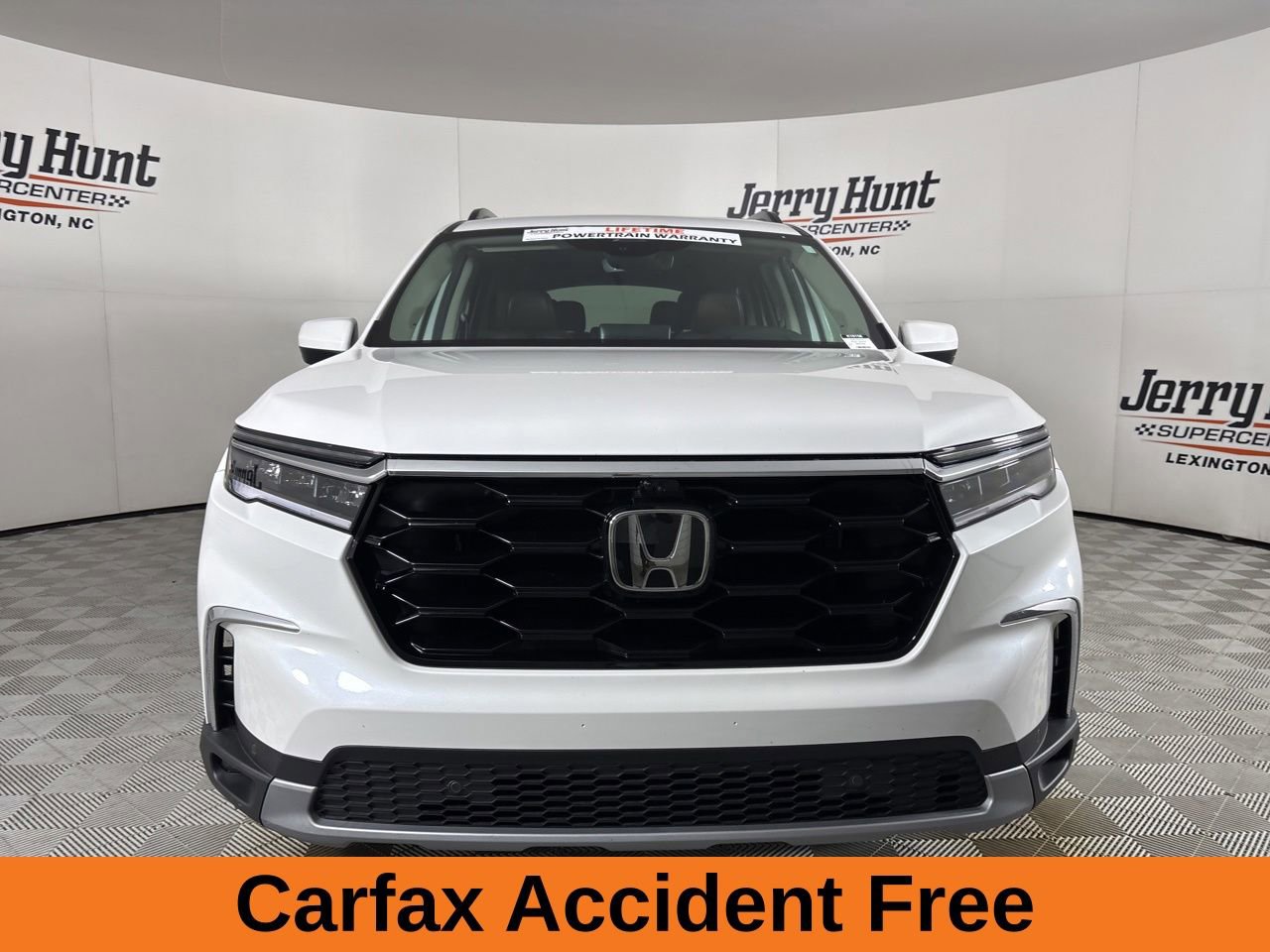 Used 2025 Honda Pilot Elite image 3