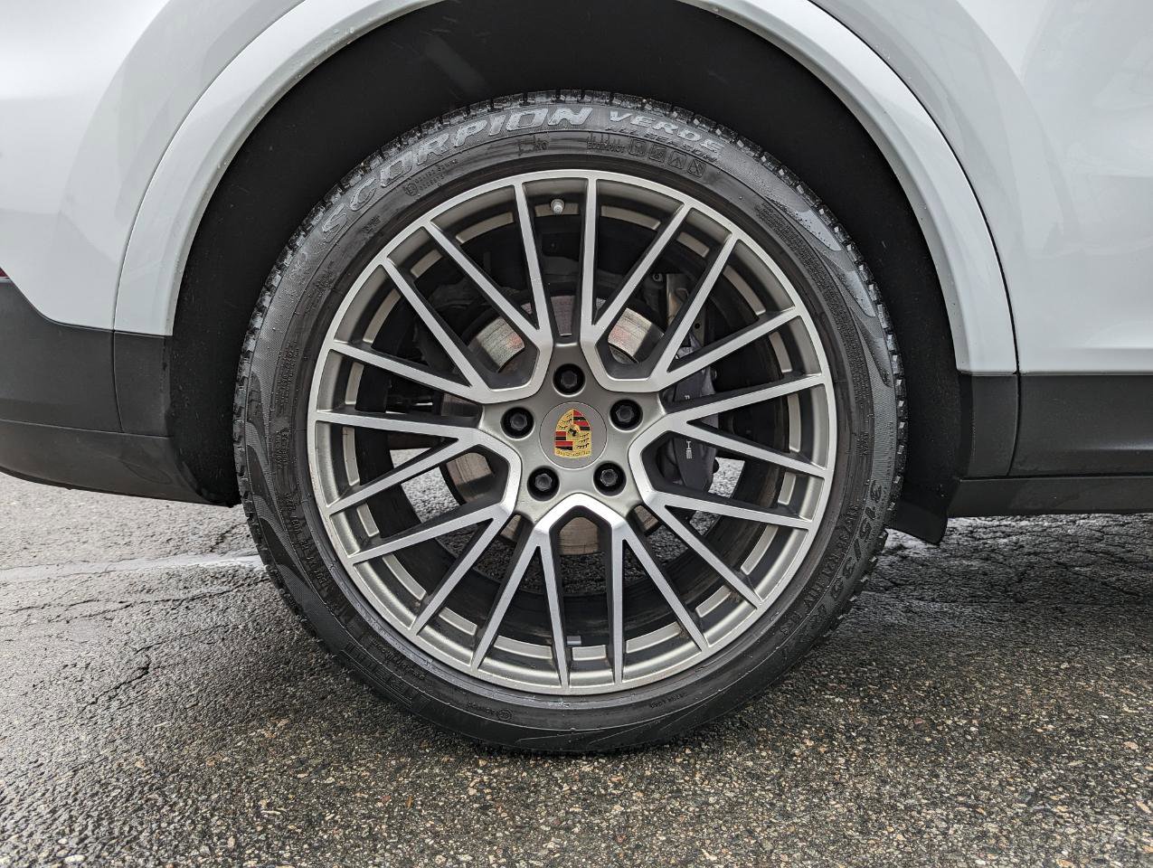 Used 2023 Porsche Cayenne Platinum Edition image 54