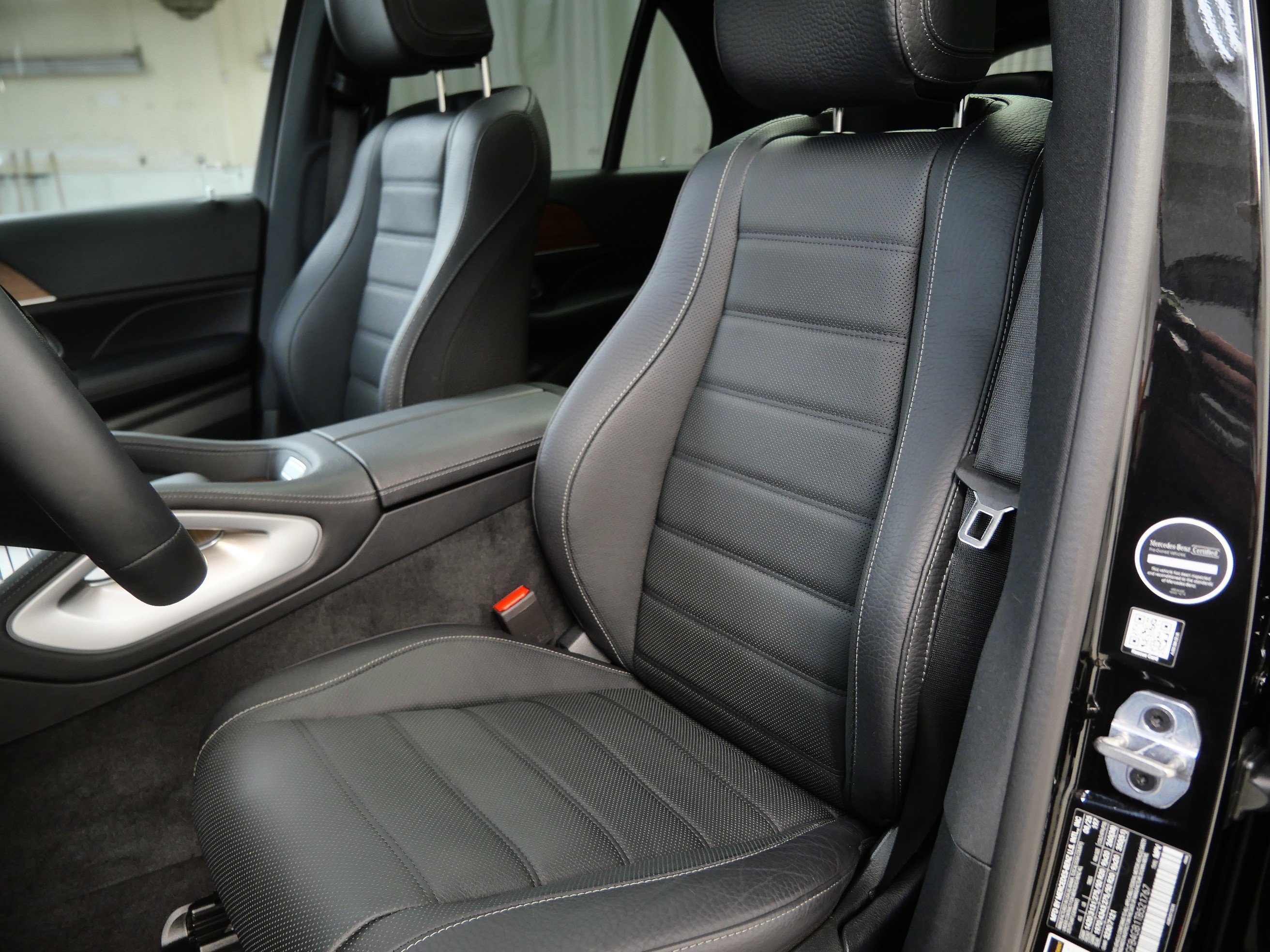 Certified 2026 Mercedes-Benz GLE 450e 4MATIC image 3