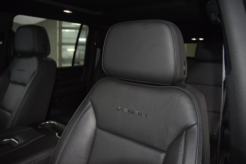 Used 2024 GMC Yukon XL Denali AWD/4WD image 43