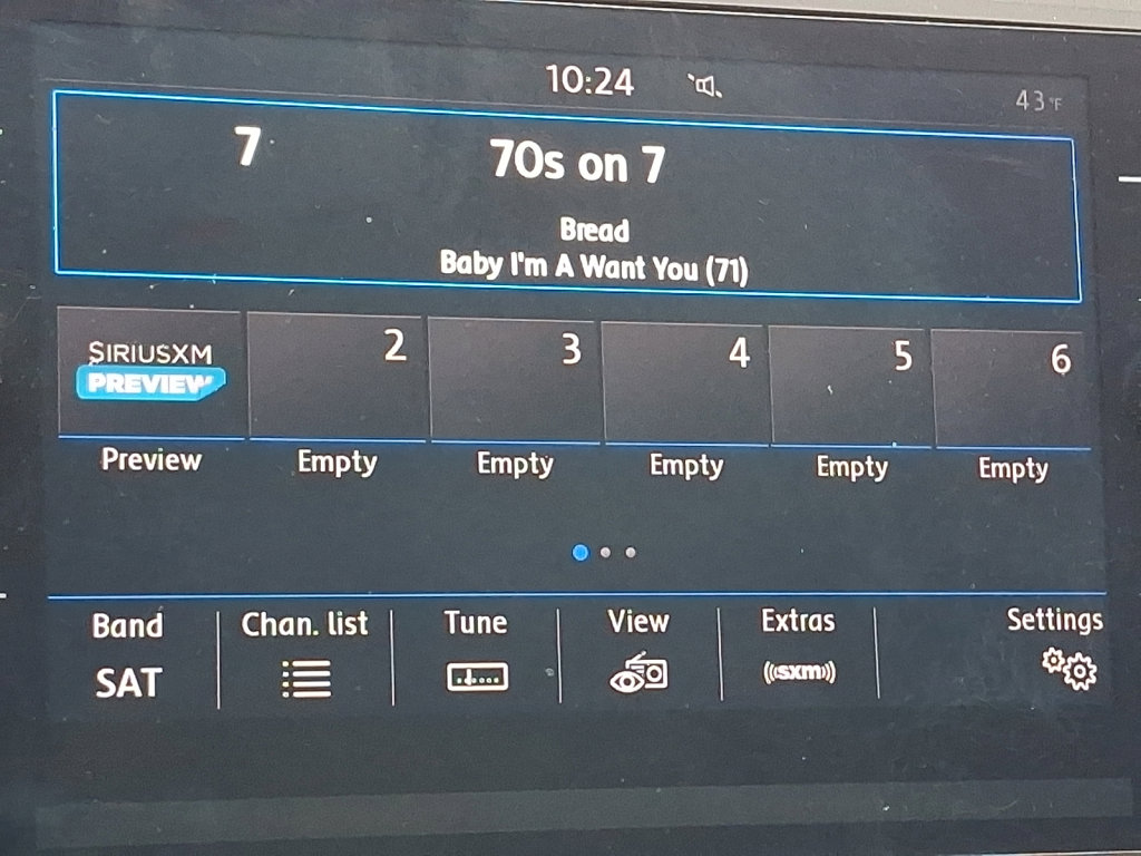 Used 2018 Volkswagen Tiguan SE w/ Front Fog Lights Package image 19