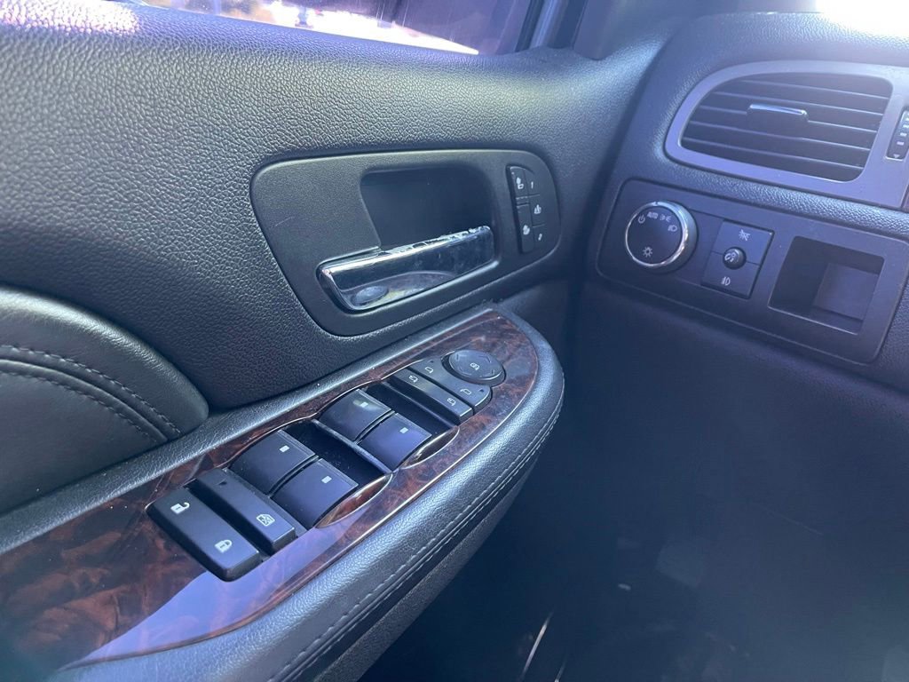 Used 2008 GMC Yukon XL Denali AWD/4WD image 11
