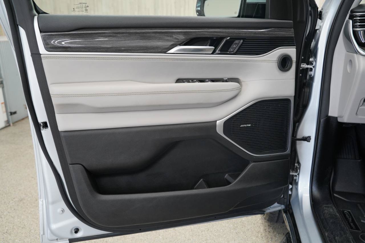 Used 2022 Jeep Wagoneer Series III w/ Convenience Group I AWD/4WD image 28