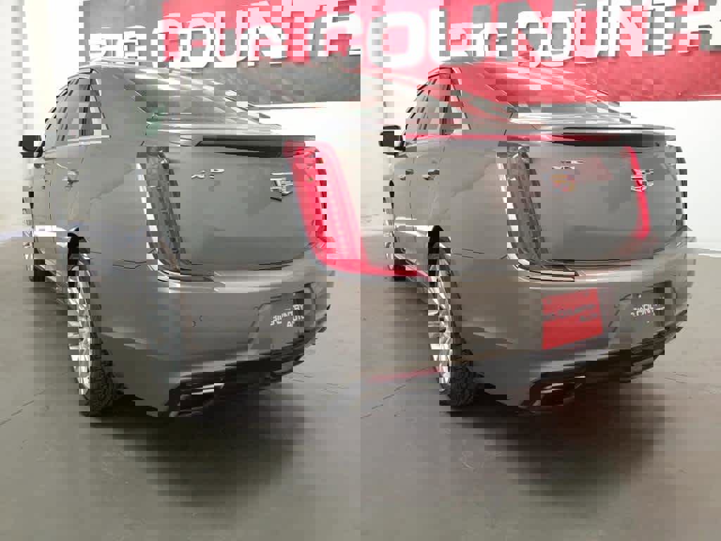 Used 2019 Cadillac XTS Luxury image 2