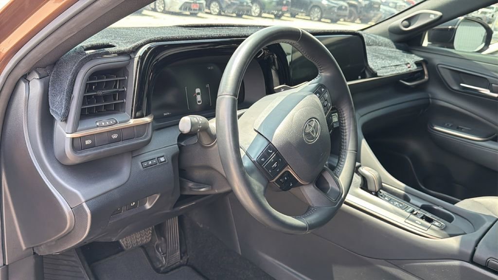 Used 2023 Toyota Crown Platinum AWD/4WD image 15